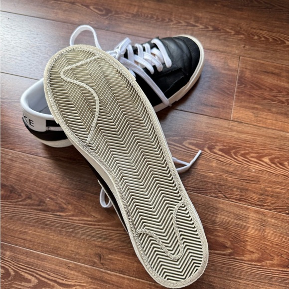 Nike Blazer Low top classic Black and White Sneakers - Picture 8 of 8